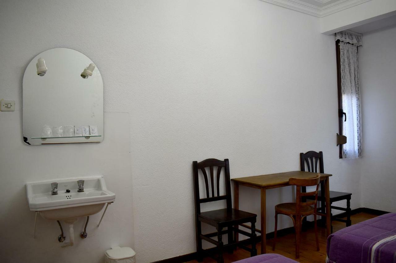 Hostal Oviedo Hotel León Kültér fotó